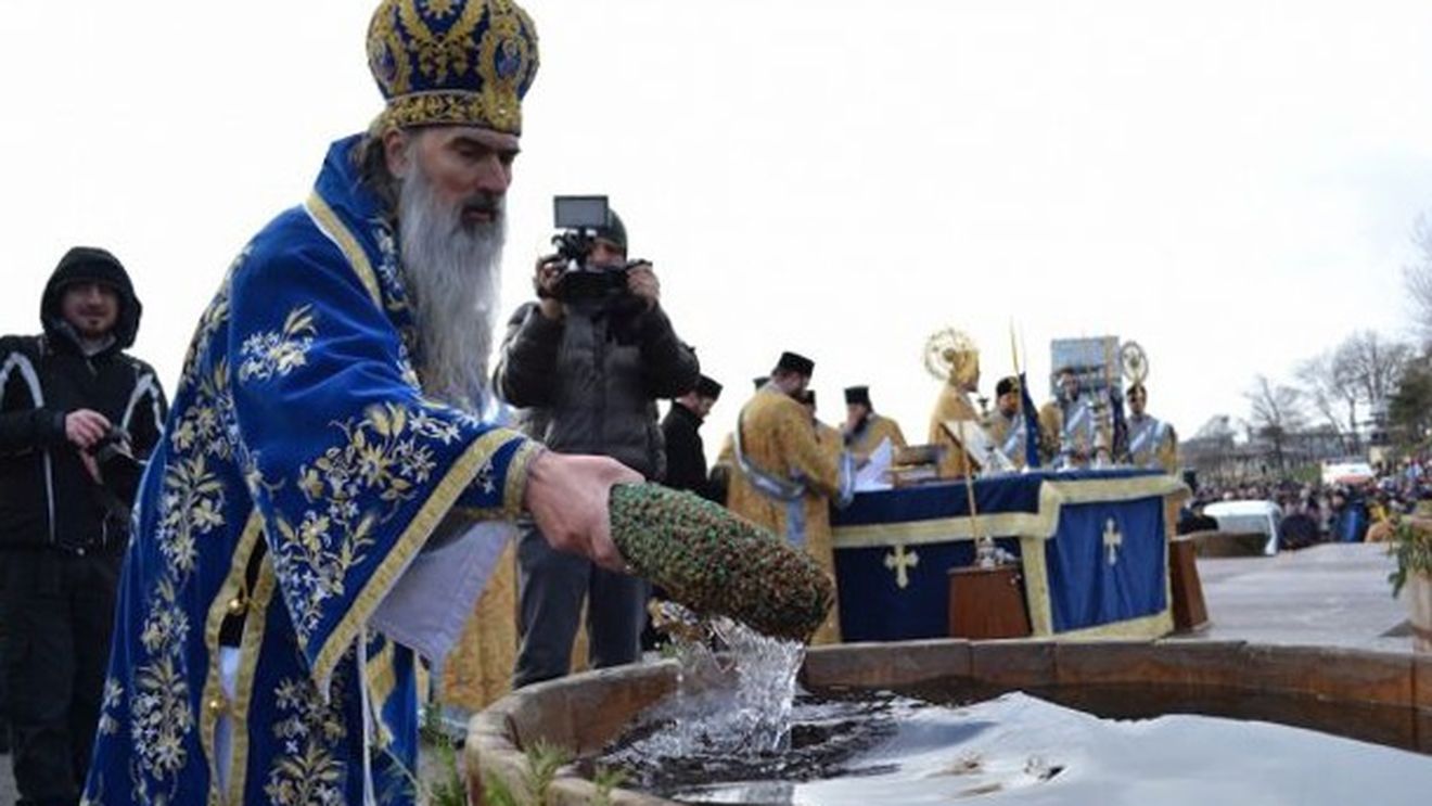 Teodosie, încă o aroganță. Arhiepiscopul Tomisului va ține slujba de Bobotează fără restricții: Să fie 10.000, ca şi altădată. De ce să fie restricţii? Să stea mai la distanţă, nu vor mai sta unul lângă altul