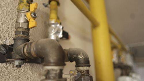 Ministrul Energiei spune că a pregătit documentele necesare pentru declararea stării de criză în domeniul energetic în cazul în care conflictul din Orientul Mijlociu escaladează