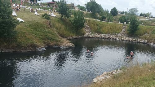 Ocna Sibiului, criticată de turiști: ”Nu mai atrage cu nimic. E gol, mai scump ca la mare, bătrânii vin cu mâncare în traistă… Cum să ceri 4.900 de lei pe 7 nopți?”