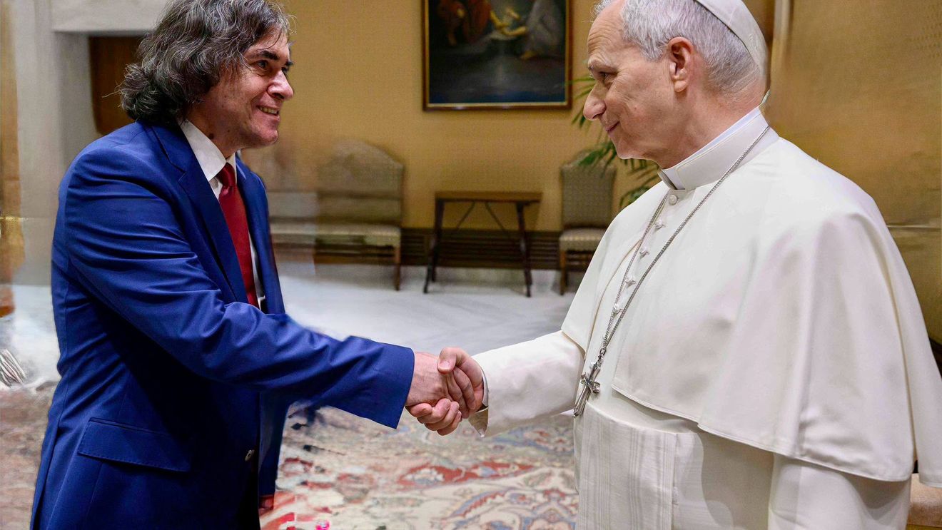 Scriitorul Mircea Cărtărescu, printre autorii invitați de Papa Leon al XIV-lea la Vatican, de centenarul editurii oficiale a Sfântului Scaun: ”Scrisul spune cine suntem”