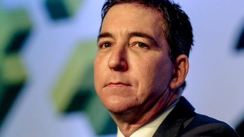 Celebrul ziarist american Glenn Greenwald a demisionat de la publicația pe care o fondase pe motiv că i-a fost cenzurat un articol anti-Biden. Greenwald a câștigat premiul Pulitzer pentru articole bazate pe dezvăluirile lui Snowden