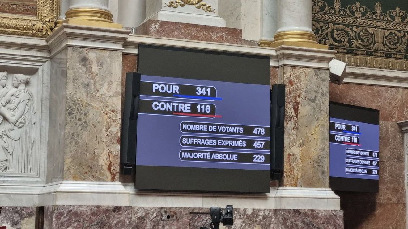 Franța: Guvernul Borne reușește adoptarea în Adunarea Națională a proiectului legii privind protejarea puterii de cumpărare cu ajutorul opoziției de dreapta