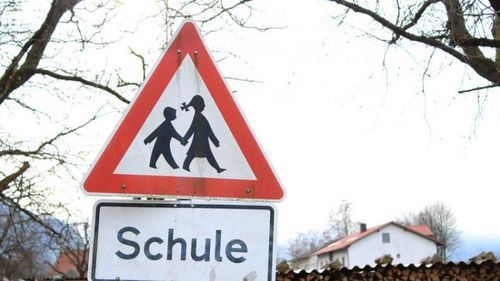 Într-o regiune din Bavaria intră în vigoare primele restricţii de ieşire din casă de la "lockdown-ul" din primăvară / Şcolile, grădiniţele, creşele, centrele de agrement şi restaurantele se închid
