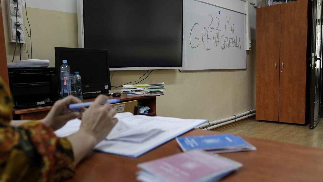 BREAKING Greva generală din educație se suspendă, dacă Guvernul pune în ordonanța de urgență că salariul debutantului va fi la nivelul salariului brut pe economie și că de la 1 ianuarie 2024 majorarea salarială este de 50%, anunță sindicatele