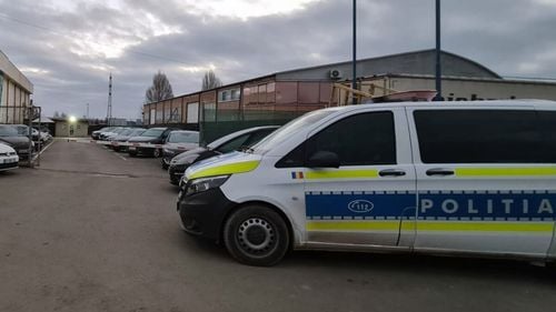 Peste 40 de percheziții în 15 județe și Capitală, într-un dosar de înșelăciune cu mobilă la comandă/ Prejudiciu estimat la 4 milioane de lei