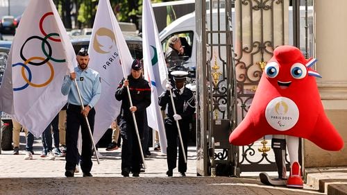 Torţa olimpică, întâmpinată miercuri la Marsilia cu fast şi în condiţii stricte de securitate