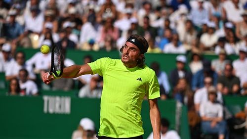 Starul tenisului Stefanos Tsitsipas, pieton pentru un an de zile