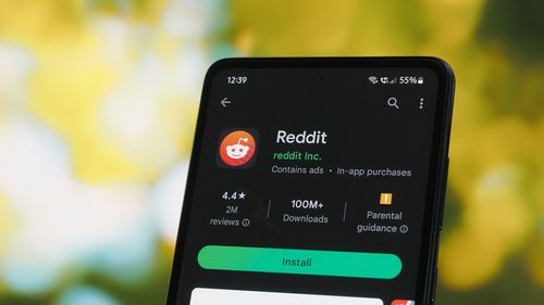 Reddit lansează instrumente publicitare bazate pe inteligență artificială pentru a ajuta brandurile să valorifice conversațiile utilizatorilor