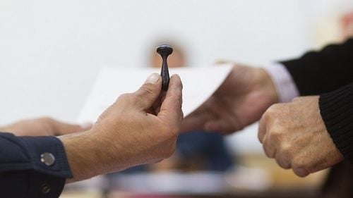 Partidul extremist AUR cere referendum pentru clarificarea conceptului de familie