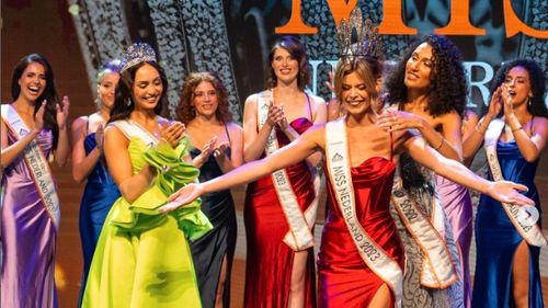 Modelul Rikkie Valerie Kollé, prima femeie transsexuală care a câştigat titlul Miss Olanda, va reprezenta ţara la concursul Miss Univers