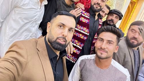 Fotografiile de la nunta unui star de cricket afgan devin virale pe internet. Motivul: Mireasa lipsește complet din imagini