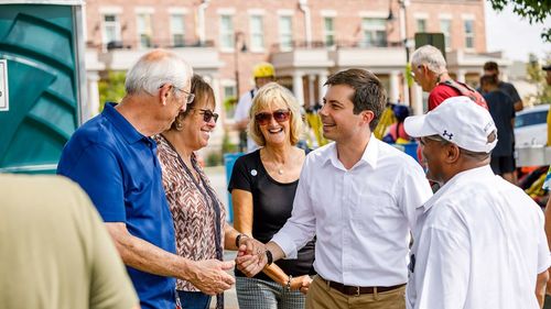 Pete Buttigieg şi-a anunţat retragerea din cursa pentru obţinerea candidaturii democrate