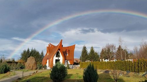 Schimbări la Castelul de Lut Valea Zânelor: Proprietarul explică de ce a introdus voucherul de 50 de lei care poate fi folosit la terasă pentru mâncare / Accesul ar urma să fie restricționat și mai mult