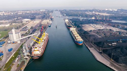 Polonia depășește Rusia pentru prima dată în ceea ce privește valoarea exporturilor devenind al 19-lea exportator mondial