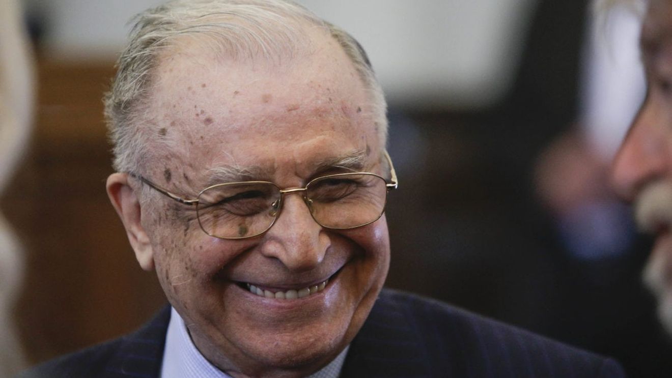 Ion Iliescu, internat la Spitalul Elias / Medic: „Este conştient, cooperant, acelaşi Ion Iliescu pe care îl ştie toată lumea”