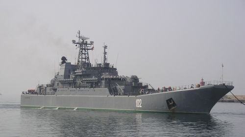 Ce sunt navele din clasa Ropucha, cât costă și ce pot face / Ucraina anunță că a scufundat vasul Cezar Kunikov în Marea Neagră