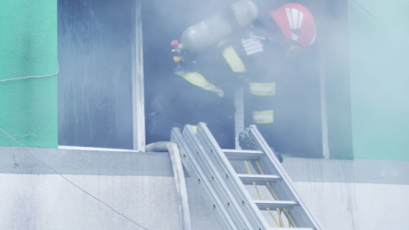 LIVE Oficial: 7 morți în incendiul din secția ATI a Spitalului de Boli Infecțioase din Constanța / Peste 110 pacienți evacuați / Iohannis: Statul român a eșuat în misiunea de a-și proteja cetățenii
