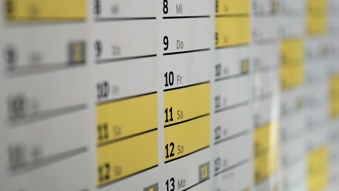 2 decembrie 2022 va fi zi liberă pentru salariaţii din sectorul public. Decizie a guvernului pentru a face punte între 1 decembrie și week-end
