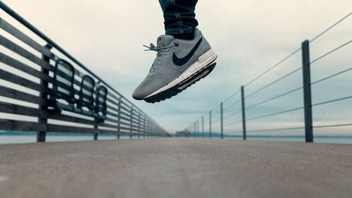 Nike concediază 2% din forţa sa de muncă la nivel global