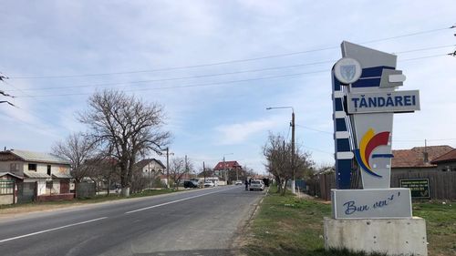 O asistentă medicală din Țăndărei infectată cu coronavirus a decedat / Serviciul de ambulanță din localitate a fost închis