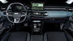 FOTO VIDEO Dacia lansează Striker / E cel mai mare și mai elegant model al său / Mașina de familie va costa sub 25.000 de euro / Trei motorizări electrificate și o premieră cu tracțiune integrală