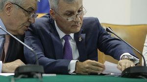 Inițiativa lui Daniel Zamfir de modificare a legii Curții de Conturi este pe ordinea de zi a Comisiei economice din Senat / Uniunea Europeană a avertizat România că modificările propuse ar putea duce la suspendarea tuturor fondurilor europene