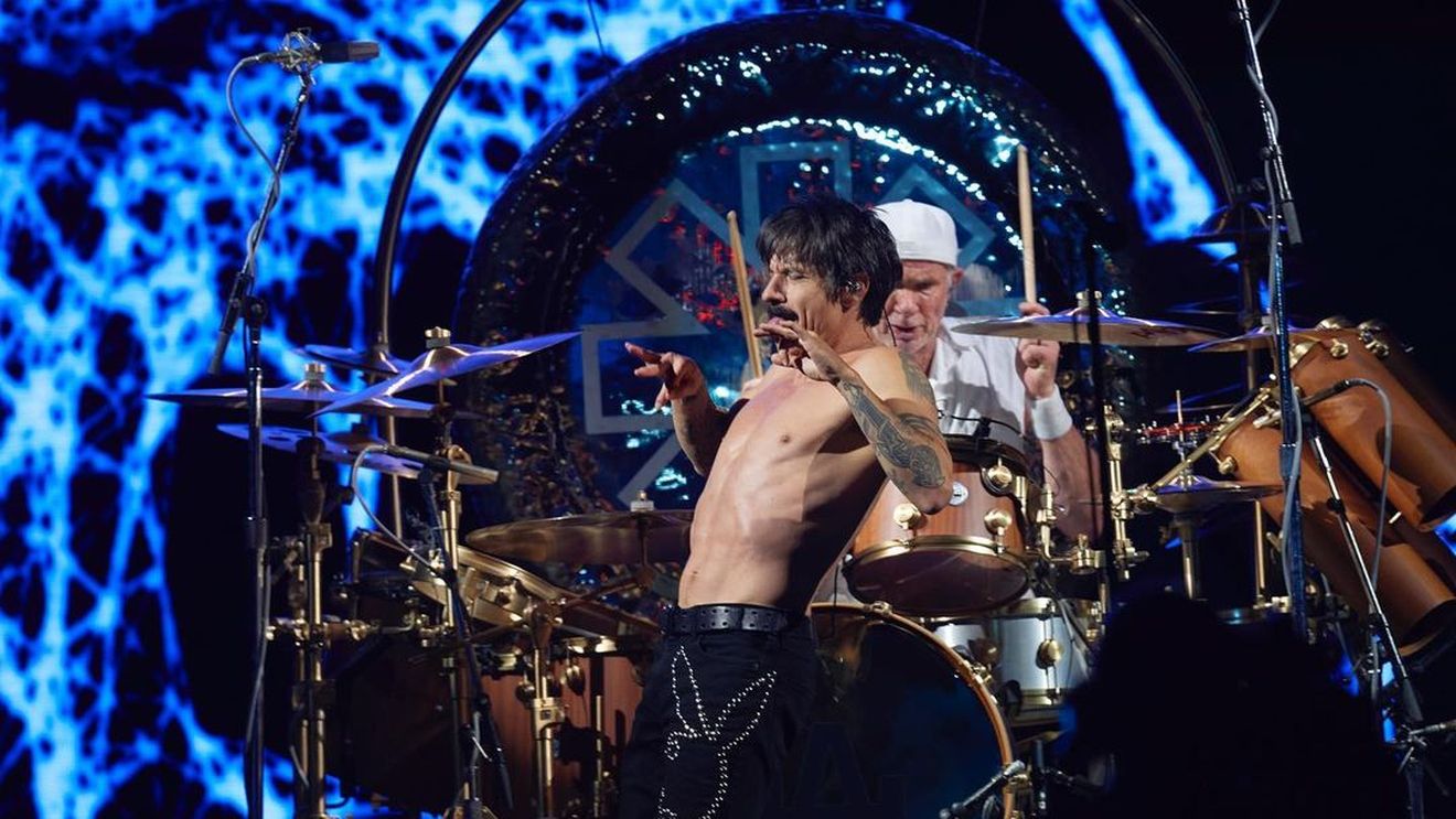 Autobiografia rockerului Anthony Kiedis, solistul trupei Red Hot Chili Peppers, va fi ecranizată de studioul Universal