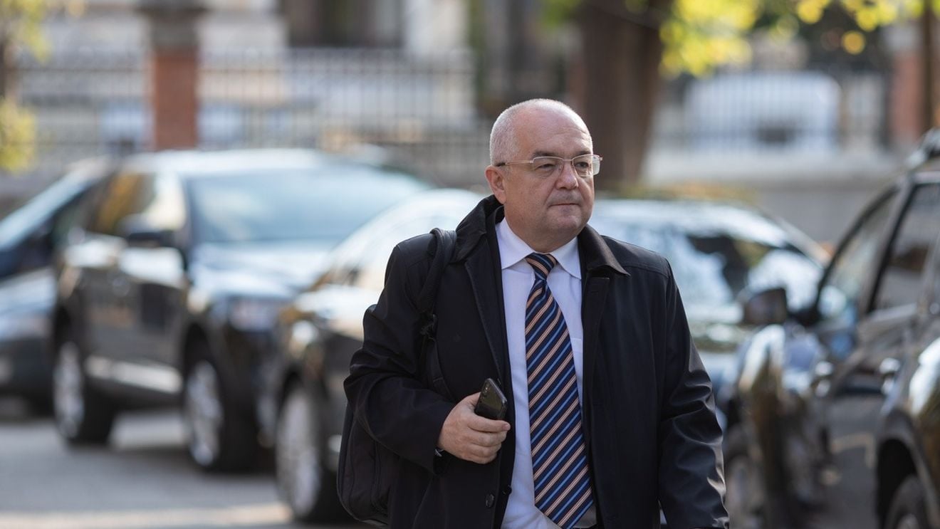 Boc, întrebat despre varianta Lasconi-preşedinte şi Bolojan-premier: Discutăm după alegerile parlamentare încolo, în funcţie de votul românilor