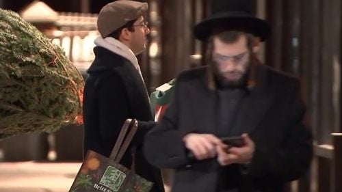 Numărul infracțiunilor motivate de ură la New York a crescut cu 100% față de 2020, în special pe seama atacurilor anti-asiatice și antisemite