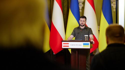 Zelenski susține că forţele ucrainene ar putea elibera oraşul Mariupol dacă ar primi mai multe arme: „Nu doar că se pierde timp, dar se pierd şi vieţi ale ucrainenilor. Vieţi care nu se mai întorc”