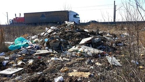 Țara gunoaielor ascunse chiar de primării: Garda de Mediu a amendat două localități și două firme din Prahova