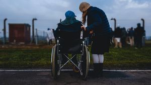 Asistenţii şi lucrătorii sociali ai Direcţiei Generale de Asistenţă Socială a municipiului Bucureşti vor beneficia de stimulente cuprinse între 250 şi 1.000 de lei lunar