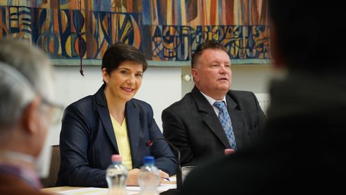 Guvernul ungar din umbră, condus de Klára Dobrev, propune instituirea unui moratoriu privind plata serviciilor de utilități până pe 30 iunie 2023