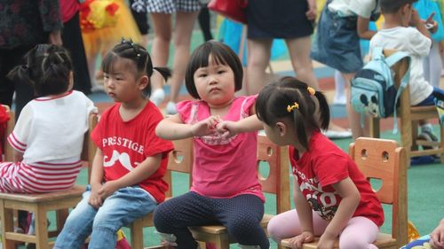China va descuraja avorturile şi va lua măsuri menite să facă tratamentul de fertilitate mai accesibil, în efortul de a creşte una dintre cele mai scăzute rate ale natalităţii din lume