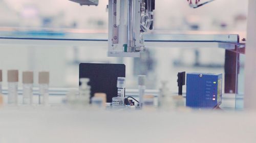 Oamenii de știință distrug 99% din celulele canceroase în laborator, cu o nouă tehnică pe bază de „molecule vibrante”