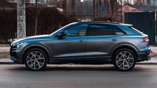 Mai mult de jumătate din noile maşini electrice vândute în Germania sunt SUV-uri