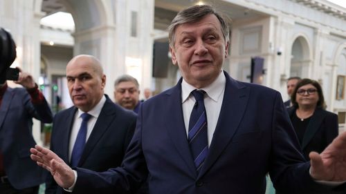 Antonescu: Nu am avut niciodată o tangenţă, o sugestie măcar din partea cuiva dintr-un serviciu secret/ Viitorul SRI ţine şi de un efort rapid de adaptare pentru că războiul hibrid, toate ameninţările care au sporit trebuie să primească răspuns pe măsură