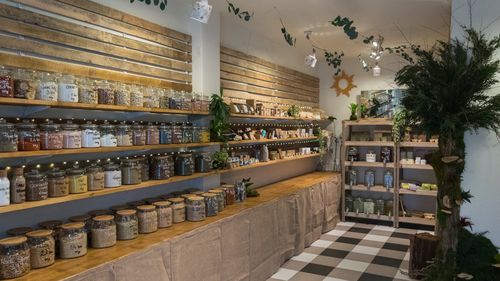 Fenomenul „zero waste”. Au apărut și în România magazine care nu produc deșeuri, după modelul german. Lista celor șapte pionieri ai comerțului ecologic