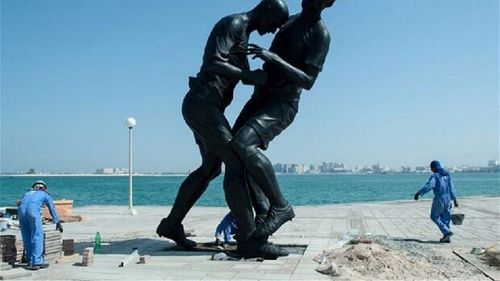 Qatarul va expune din nou în public statuia care reprezintă lovitura aplicată de Zidane lui Materazzi în finala CM din 2006 / Statuia va fi montată într-un muzeu al sportului