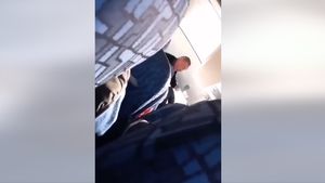 VIDEO Șoferul unui microbuz de transport public din Bacău care a lovit cu pumnii o bătrână a fost reținut