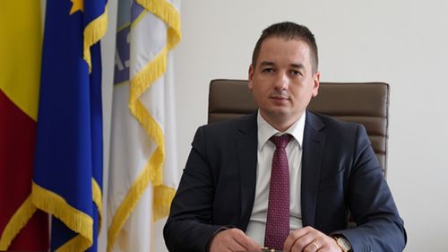 Scandalul adăpostului din Uzunu escaladează. Se cere demiterea președintelui ANSVSA, Alexandru Bociu: „Domnule prim-ministru Bolojan, în România anului 2026, adăposturile pentru câini au devenit locuri ale cruzimii”