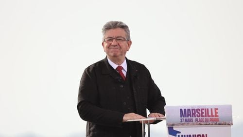 Alegeri prezidențiale Franța: Candidatul stângii populiste, Jean Luc Melenchon, singurul care avansează în sondaje