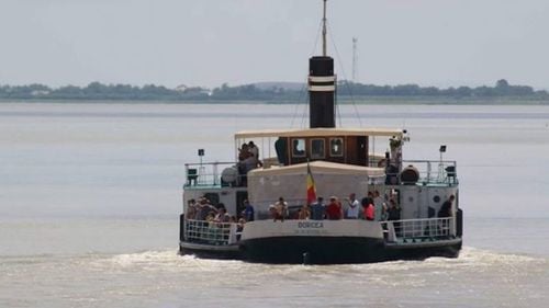 Se caută echipaj pentru prima navă cu propulsie construită în România / Nava are 108 ani și aparține de Inspectoratul Școlar Brăila / Se caută marinar, mecanic și pontonier, iar posturile de timonier și căpitan vor fi pe perioadă determinată