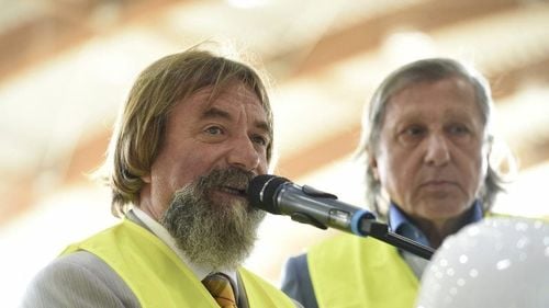 BREAKING Primarul liberal din Otopeni, Silviu Constantin Gheorghe, a fost reținut de DNA pentru abuz în serviciu în formă continuată. Prejudiciu de 35 de milioane de lei