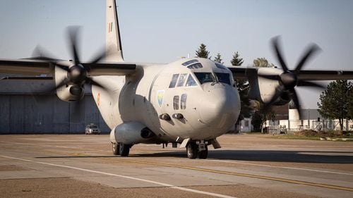 Cinci pacienți ucraineni, transportați de Forțele Aeriene Române la un spital din Irlanda