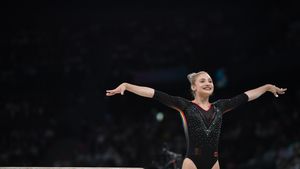 Românca Sabrina Maneca-Voinea, ultima poziție în finala de la bârnă după ce a căzut / Italianca Alice D'Amato a câștigat aurul