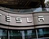Tesla angajează 1.000 de persoane în Europa pentru a majora producţia de vehicule
