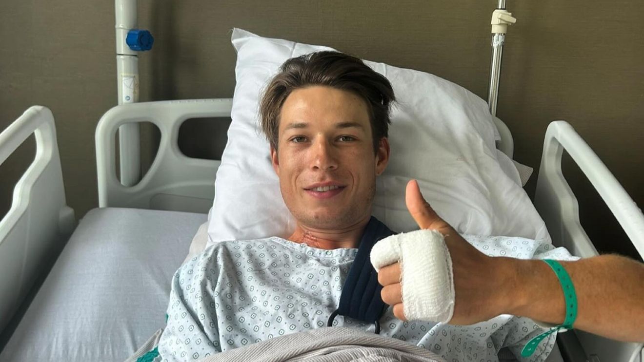 Prima imagine cu Jasper Philipsen după fractura de claviculă suferită în Turul Franței: Când ar putea reveni pe bicicletă