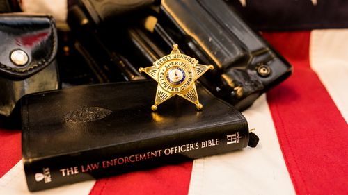 Un șerif din statul american Virginia ar fi luat mită pentru a numi ilegal șerifi adjuncți/ Cu banii încasați, inclusiv de la agenți FBI sub acoperire, și-a finanțat campania de realegere