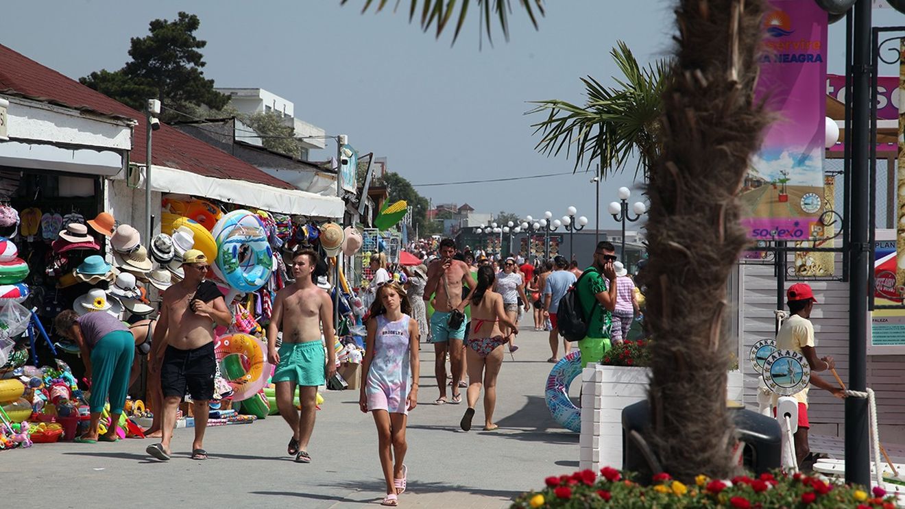 Femeile decid atât destinaţia de vacanţă cât şi detaliile pachetului turistic pe litoralul românesc (tur-operator)